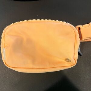 Lululemon Everywhere Belt Bag 1L, Peach Bellini